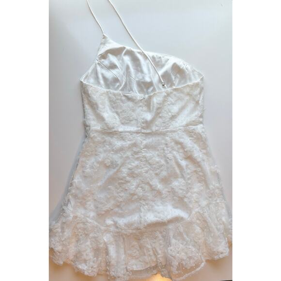 Selfie Leslie Lieah One Shoulder Embellished Dress in White Size Large - Picture 6 of 8